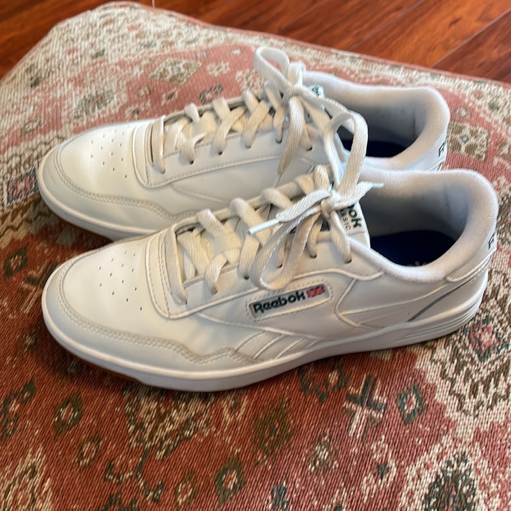 Women’s White leather Reebok